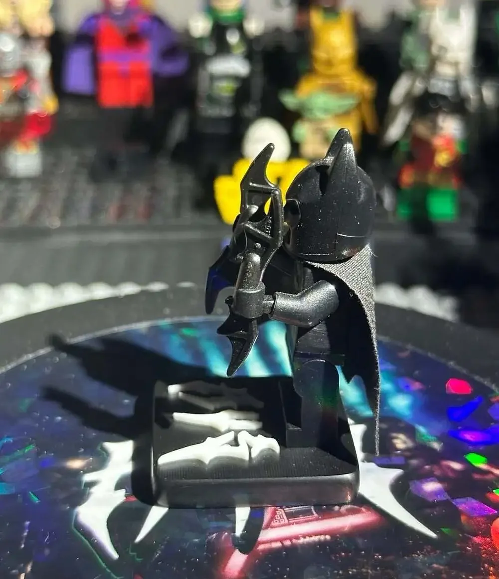 LEGO DC Super Heroes Batman Minifigure with Utility Belt and Cape